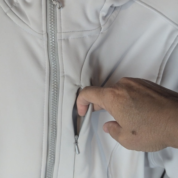 Cabela's Gore Windstopper in light gray size small with drawstring hem & hood - Picture 5 of 16